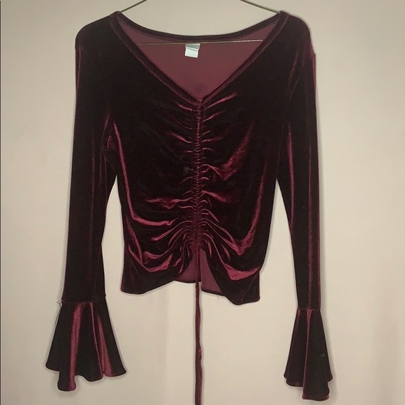 BELL SLEEVES BURGUNDY VELVET TOP - Picture 7 of 7